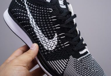 耐克Nike Flyknit Racer飞线针织轻便跑鞋