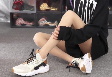 Nike Air Huarache, Nike Air, NIKE, Huarache - Nike Air Huarache 752038-991 浅沙迷彩 华莱士4代网面 模特上脚图