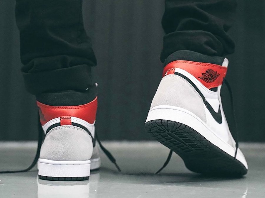 Air-Jordan-1-High-OG-Light-Smoke-Grey-555088-126-Release-Date-On-Feet-11-1