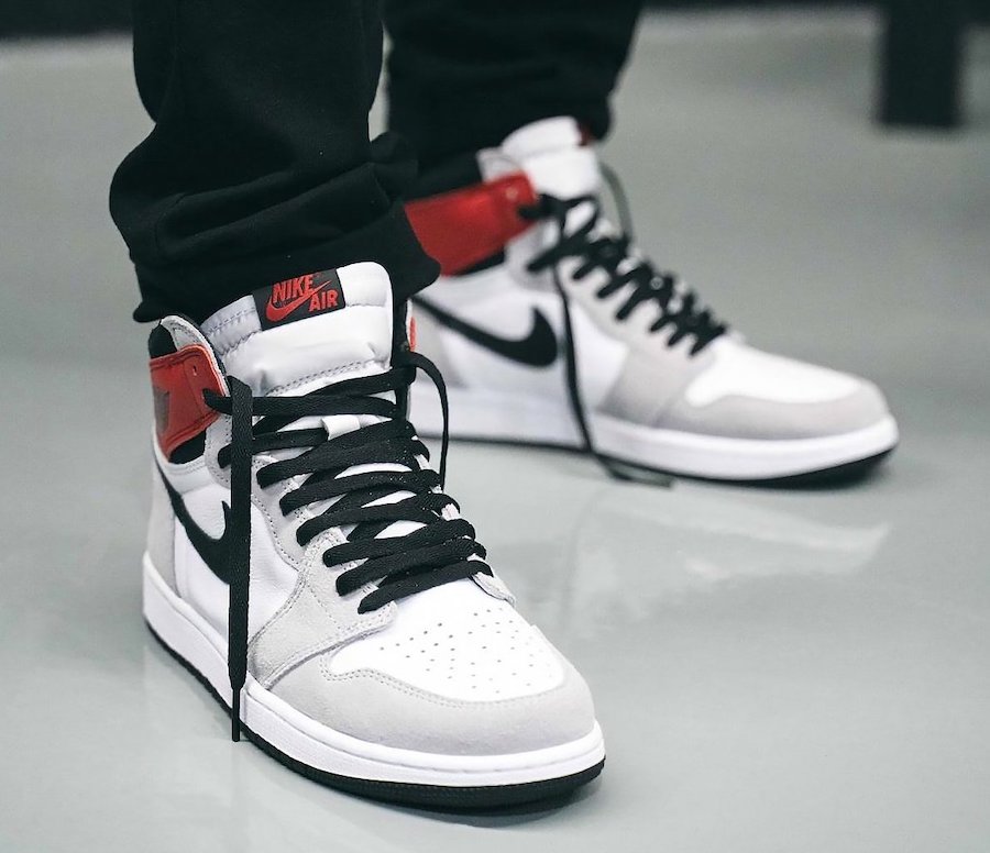 Air-Jordan-1-High-OG-Light-Smoke-Grey-555088-126-Release-Date-On-Feet-4-1