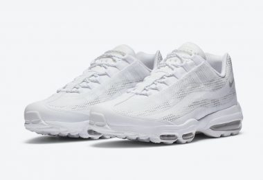 耐克在这款CLEAN AIR MAX 95 ULTRA上添加了网格图案