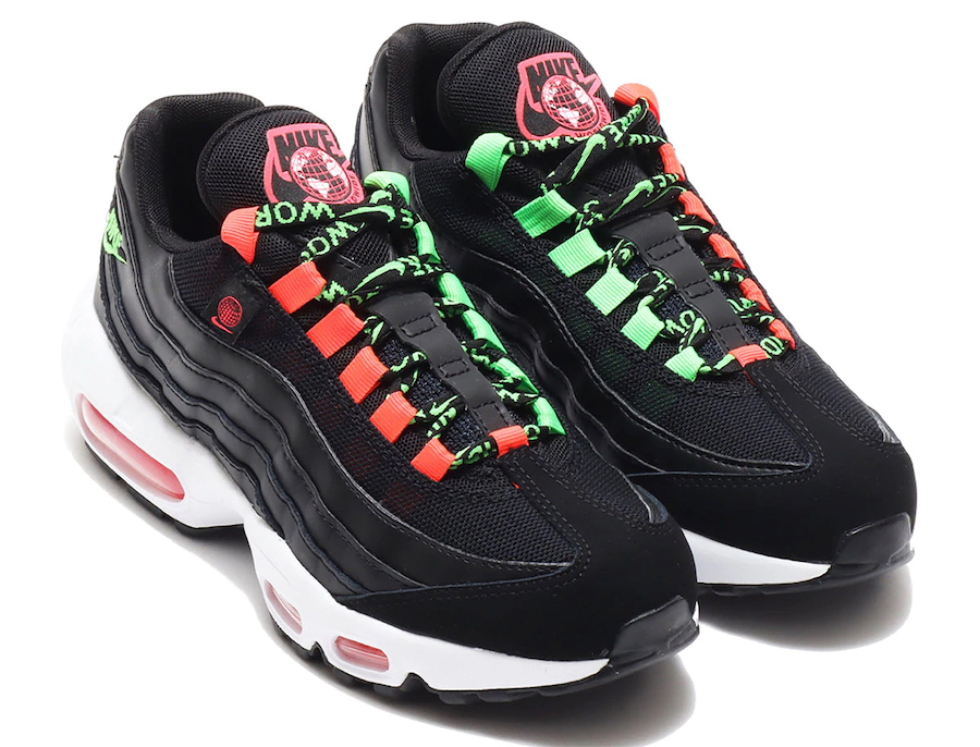 黑色NIKE AIR MAX 95“ WORLDWIDE”带有深红色和绿色风格