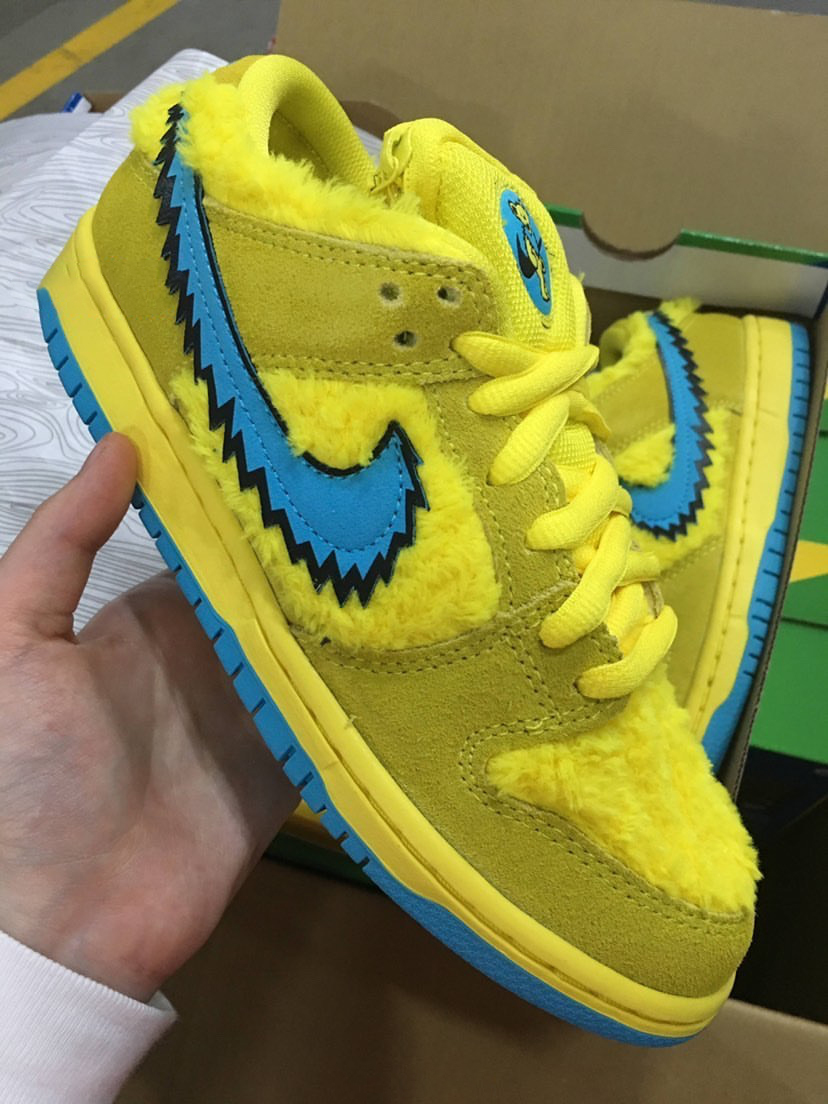 Grateful-Dead-Nike-SB-Dunk-Low-Yellow-Bear-CJ5378-700-Release-Date-Pricing-2-1