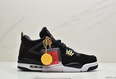 Air Jordan 4 “Royalty”黑金此款乔4黑金无论是材质选用还是色调搭配