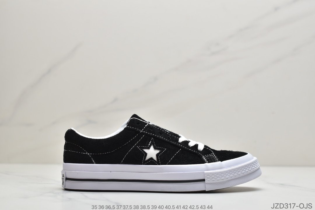 经典匡威一星”One Star “款式，鞋面采用反毛皮材质，自然优雅 搭配标志性的One Star Logo