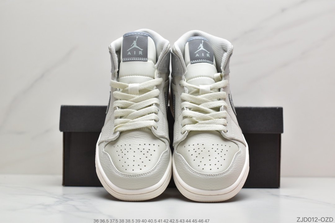 篮球鞋, Jordan, Air Jordan 1 Mid, Air Jordan 1, Air Jordan - Air Jordan 1 Mid 中帮篮球鞋精雕细琢鞋型极致飞翼3D打印改良 深度立体 四线中底拉帮皮料选材 钢印 背胶一应俱全 全新批次