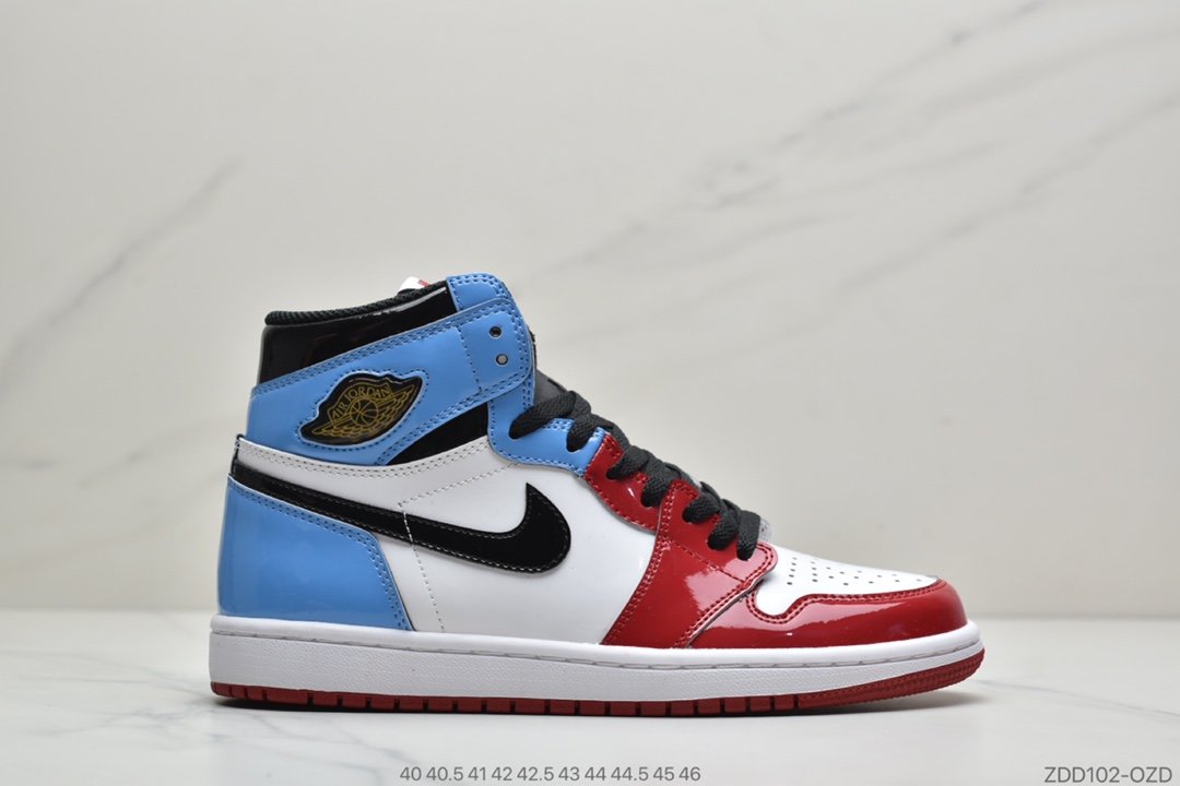 高帮, 芝加哥, 篮球鞋, Jordan, Chicago, Aj1, Air Jordan 1, Air Jordan - 耐克Air Jordan 1 Retro High OG"Chicago"AJ1乔丹一代高帮百搭文化运动篮球鞋“芝加哥白红”