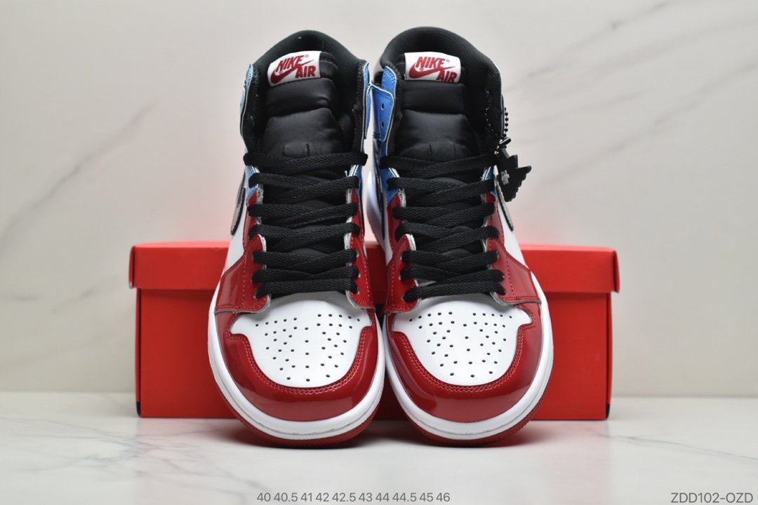 高帮, 芝加哥, 篮球鞋, 女鞋, Jordan, Chicago, Air Jordan 1, Air Jordan - 耐克Air Jordan 1 Retro High OG"Chicago"AJ1乔丹一代高帮百搭文化运动篮球鞋“芝加哥白红”ID：ZDD102-OZD