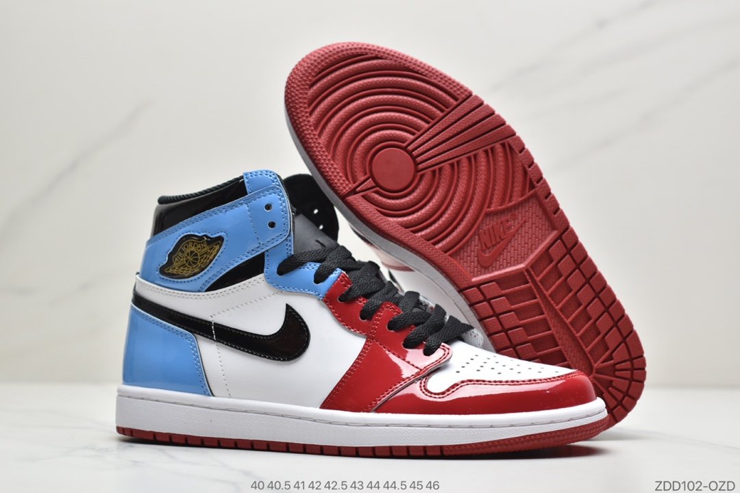 高帮, 芝加哥, 篮球鞋, 女鞋, Jordan, Chicago, Air Jordan 1, Air Jordan - 耐克Air Jordan 1 Retro High OG"Chicago"AJ1乔丹一代高帮百搭文化运动篮球鞋“芝加哥白红”ID：ZDD102-OZD