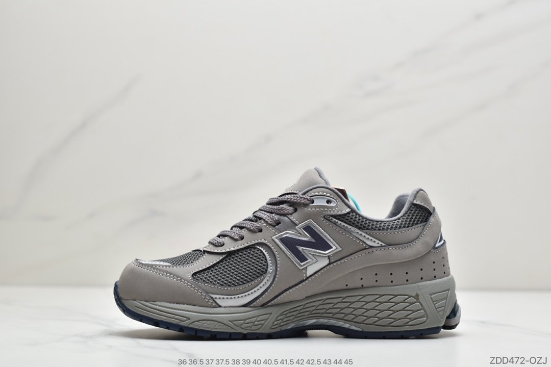 新百伦, WL2002, New Balance, 2002R - 新百伦New Balance WL2002系列 鞋底真硅胶材质必备的时髦单品之一，最新出的2002R系列，这款延续了经典科技