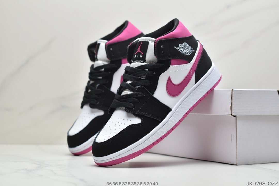 Swoosh, Jordan, Air Jordan 1 Mid, Air Jordan 1, Air Jordan - Air Jordan 1 Mid WMNS 新黑粉整双鞋采用黑色打造鞋身框架，白色填充鞋面