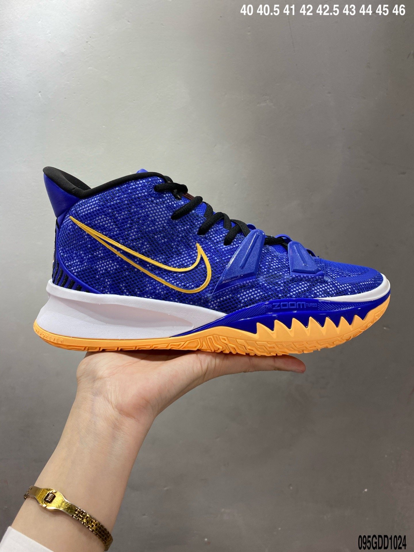 Nike Kyrie 7 Pre Heat Ep 欧文7 全鞋身原档案刺绣细节精准还原 后跟内置原厂MD缓震中底