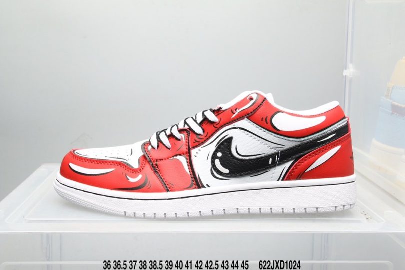 手绘玛卡龙, 二次元, Nike Air, NIKE, Jordan, Air Jordan 1 Low, Air Jordan 1, Air Jordan - 耐克 Nike Air Jordan 1 Low手绘玛卡龙冰淇淋双色 二次元画风勾勒出鞋身，整体手绘风格 当季粉嫩配色加持