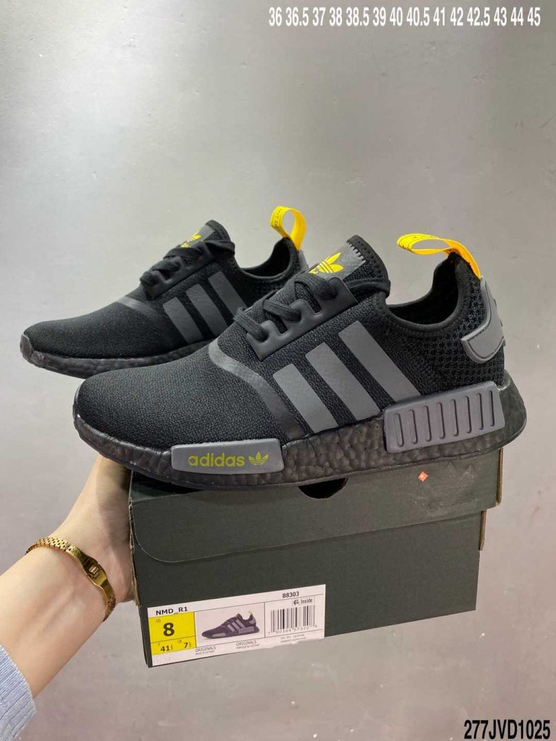 NMD_R1, Boost, adidas NMD, Adidas - 阿迪达斯Adidas NMD_R1，经典系列 弹力针织鞋面 原装高弹BOOST颗粒大底 缓震性能卓越