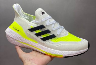 公司级 didas Ultra Boost ub 2020 · 新款特别联名 以编织纱网代替 TPU 材质