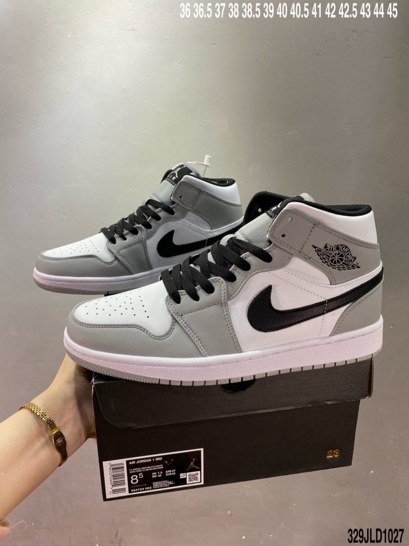 Jordan, Aj1, Air Jordan 1 Mid, Air Jordan 1, Air Jordan - AJ1 Air Jordan 1 MiD 价格定位良心，平台专用代工流水线出品 一眼公司既视感