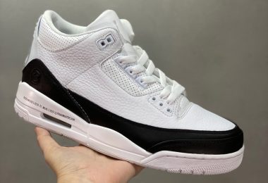 乔丹AJ3代 白黑色 藤原浩 闪电联名 Fragment Design x Air Jordan 3 整双鞋以经典百搭的黑白主题呈现