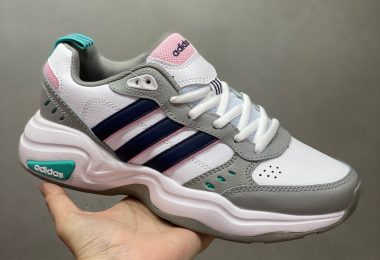 阿迪达斯Adidas Ogiginals Strutter 三叶草轻便老爹鞋休闲鞋货号：EG2654SWSIZE