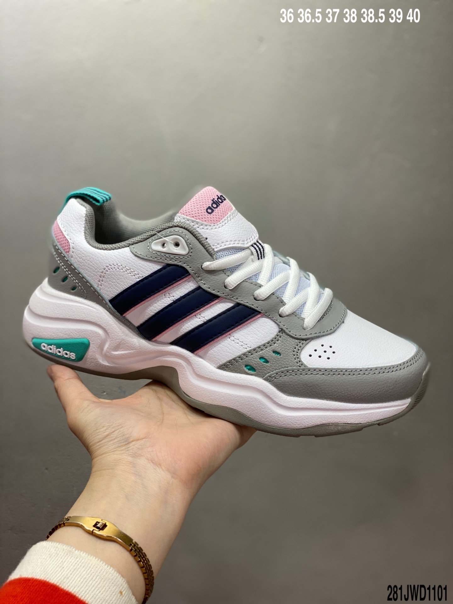 阿迪达斯Adidas Ogiginals Strutter 三叶草轻便老爹鞋休闲鞋货号：EG2654SWSIZE