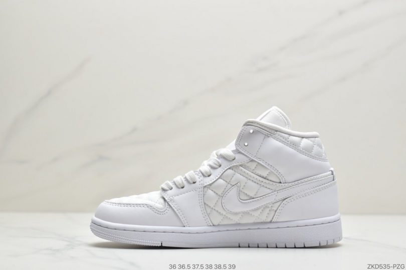 香奈儿, Jordan, Air Jordan 1 Mid, Air Jordan 1, Air Jordan - Air Jordan 1 Mid “Quilted White”雪❄️白香奈儿采用中帮版型篮球鞋