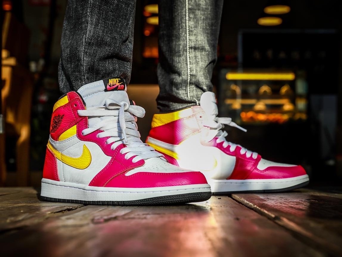 Air-Jordan-1-High-OG-Light-Fusion-Red-555088-603-Relase-Date-On-Feet