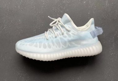 详细了解adidas Yeezy Boost 350 V2“ Mono Ice”