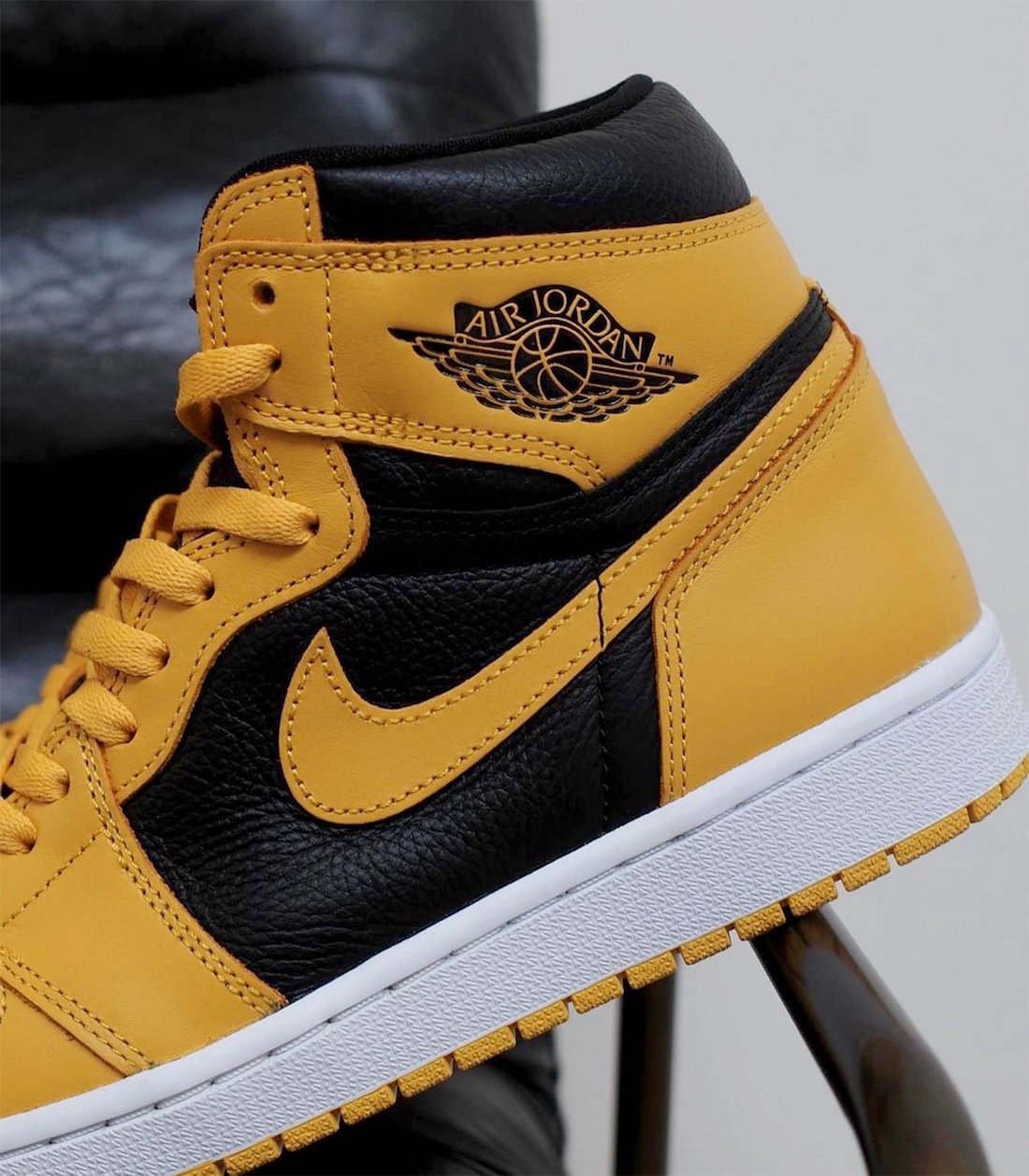 Air-Jordan-1-High-OG-Pollen-555088-701-Release-Date-2