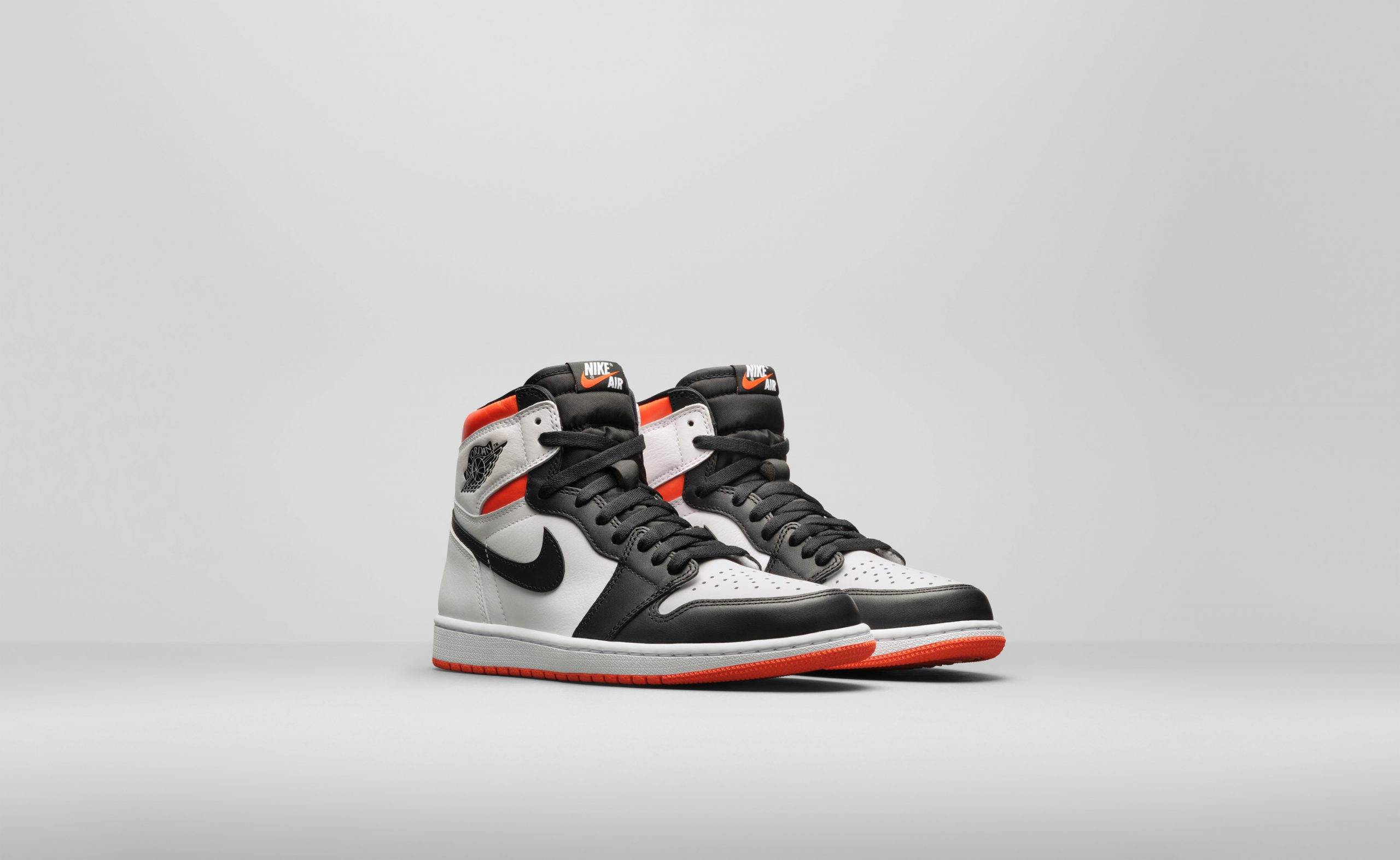 AJ_I_RETRO_HIGH_OG_555088-180_A4_Pair_v03_HR_102611-scaled-1