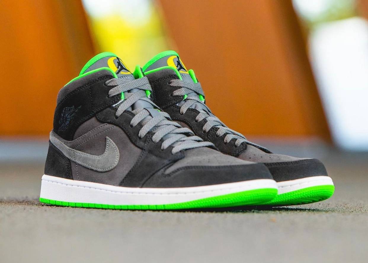 Air-Jordan-1-Mid-Oregon-Ducks-PE-1