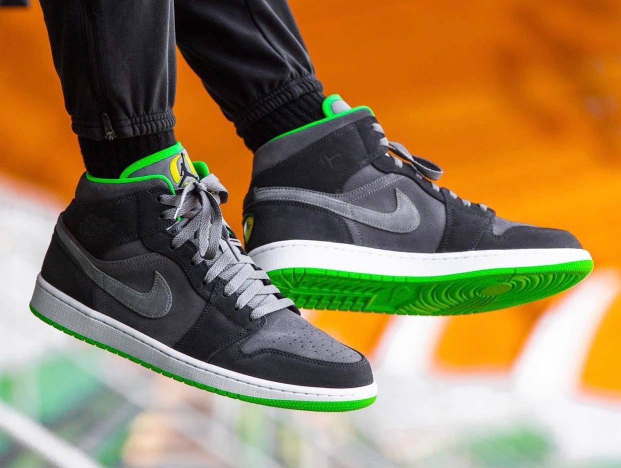 Air Jordan 1 Mid PE For Oregon Ducks 田径运动鞋