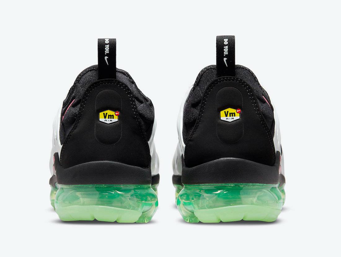 Nike-Air-VaporMax-Plus-DM8121-001-Release-Date-4