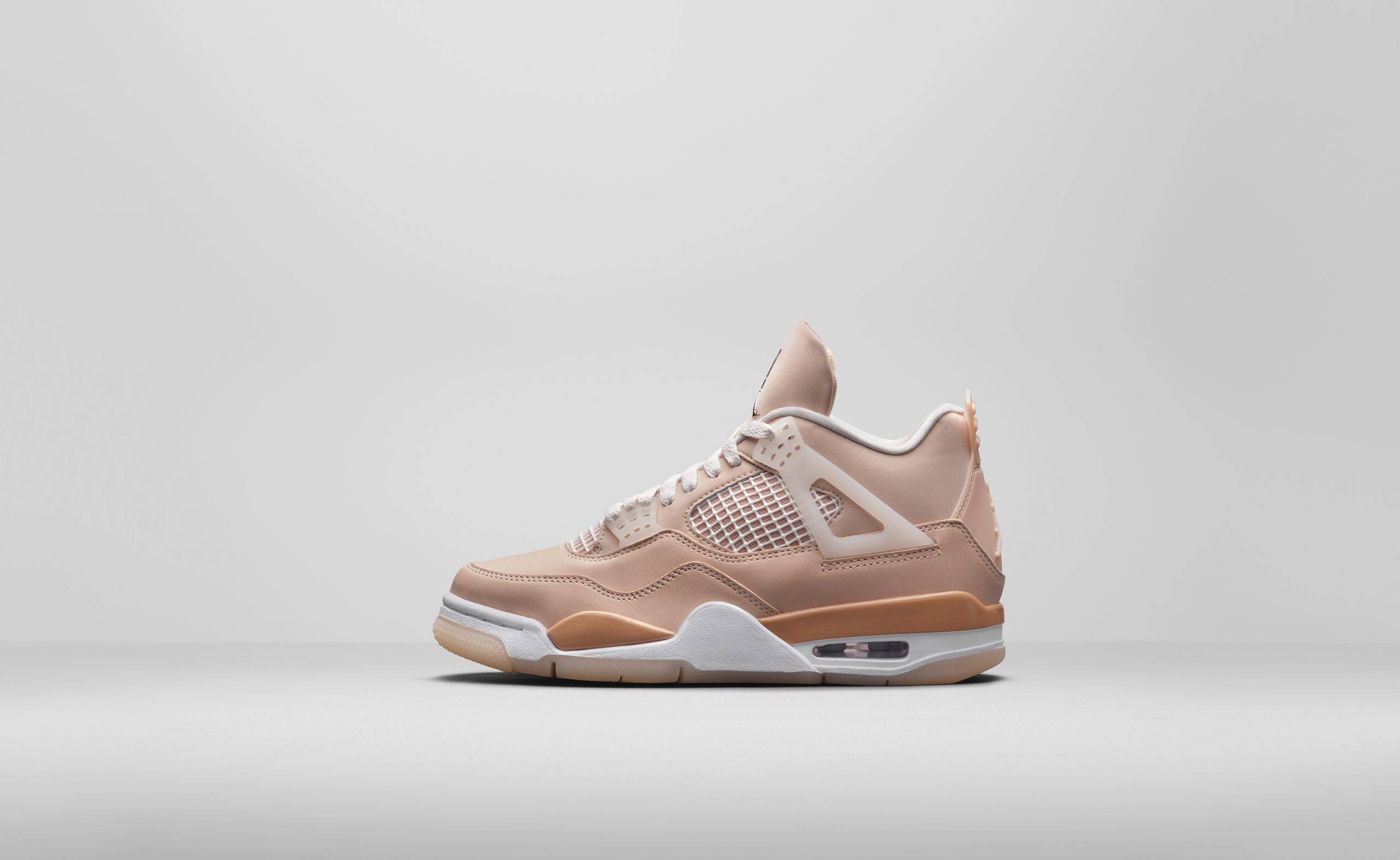 WMNS_AJ_IV_RETRO_DJ0675-200_A1_Lateral_v01_HR_re_102607-scaled-1