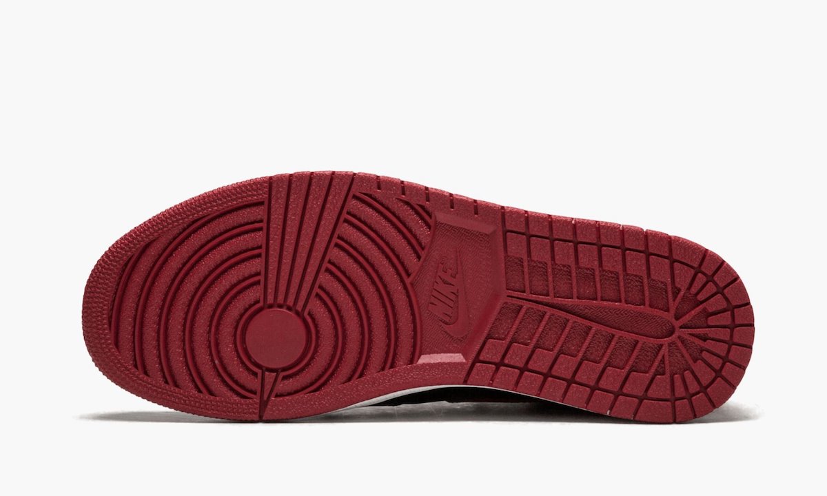 Air Jordan 1 High OG Bred 被禁