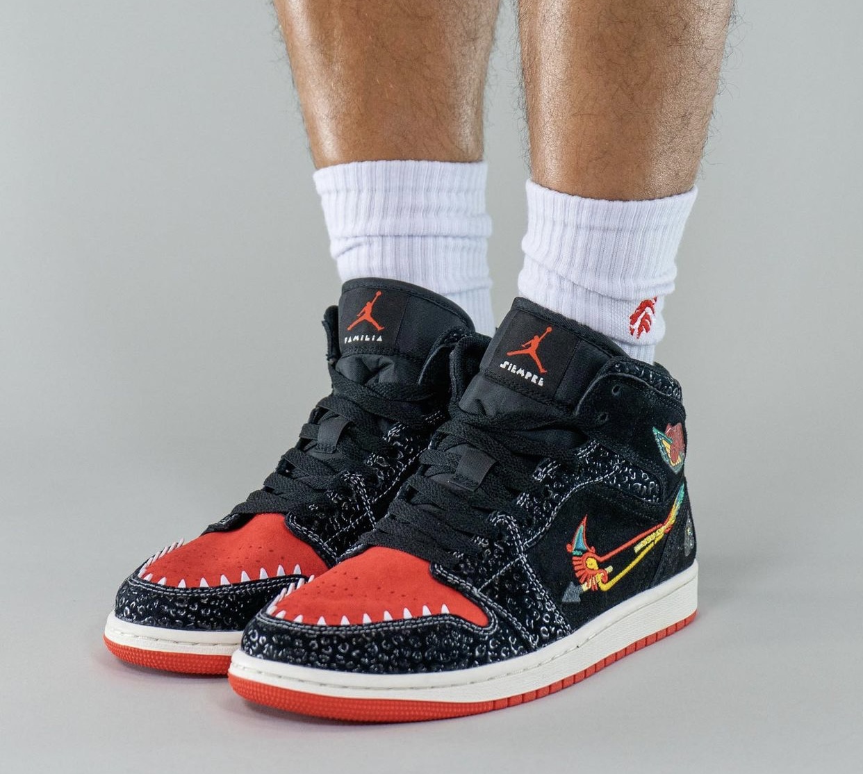 Air Jordan 1 Mid Siempre Familia 2021 DN4904-001 发售日期