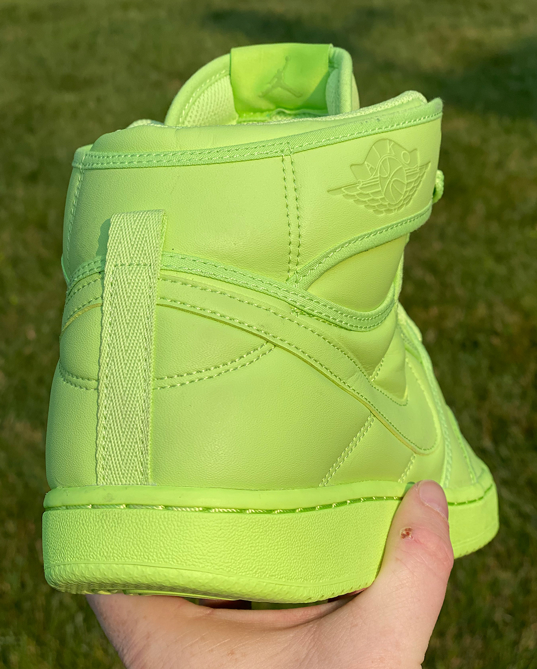 Billie Eilish Air Jordan 1 KO DN2857-330 发售日期