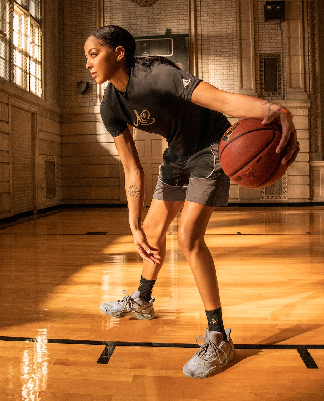 Candace Parker adidas Exhibit Ace 低发布日期