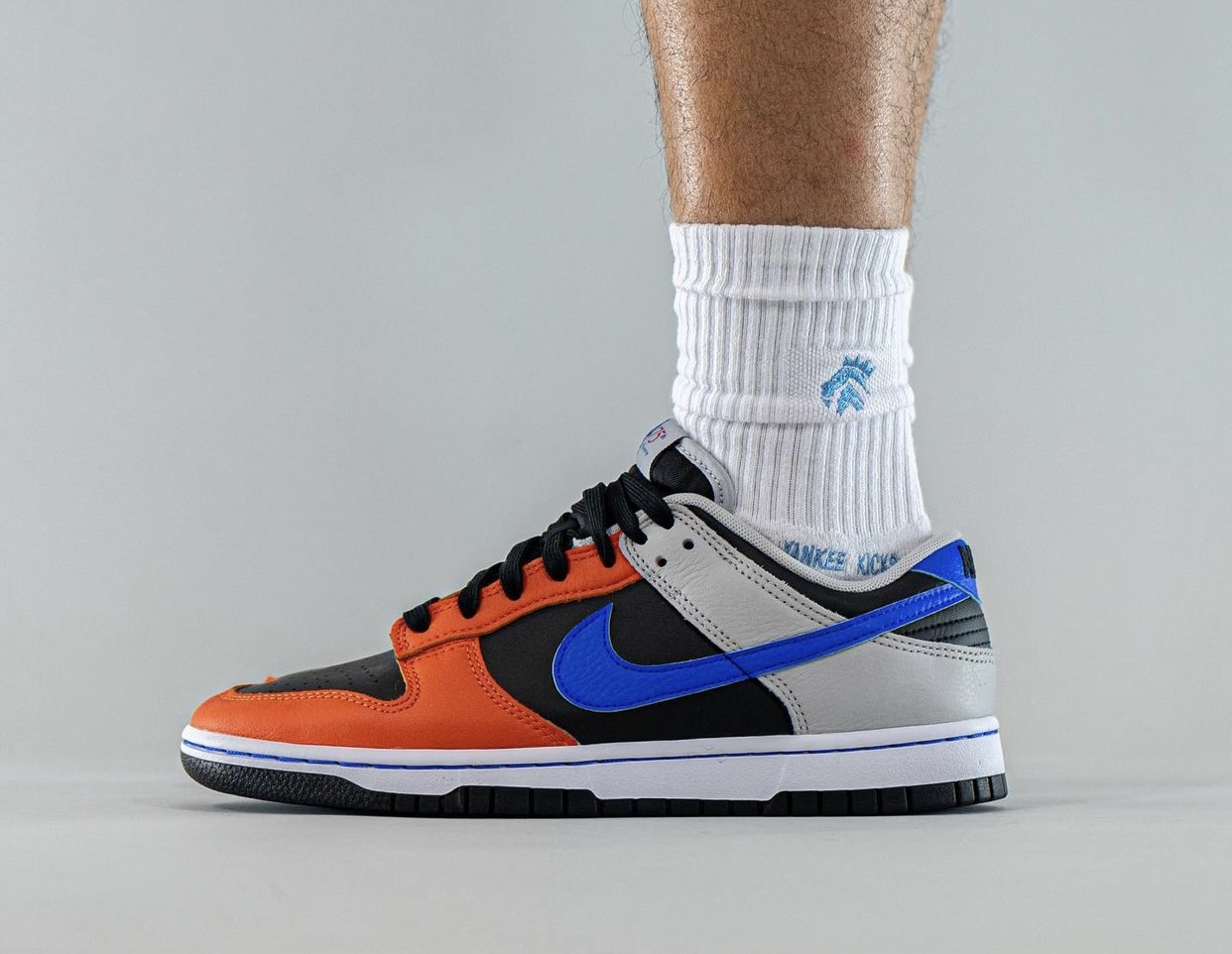 NBA 耐克 Dunk Low 尼克斯队 75 周年 DD3363-002 脚上