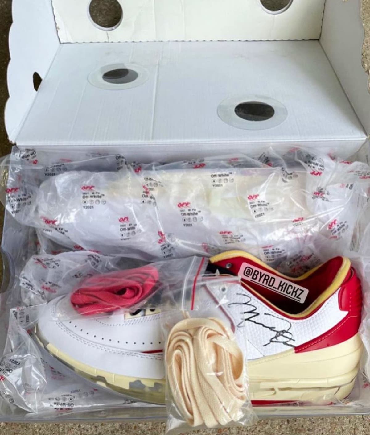 灰白色 Air Jordan 2 Low 包装