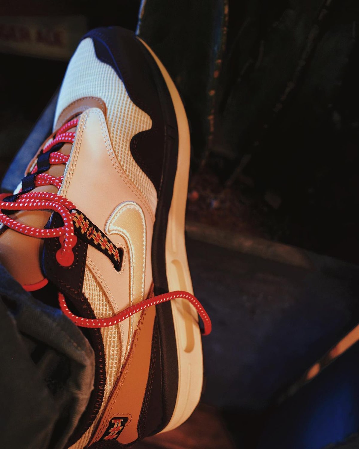 Travis Scott Nike Air Max 1 Baroque Brown On-Feed