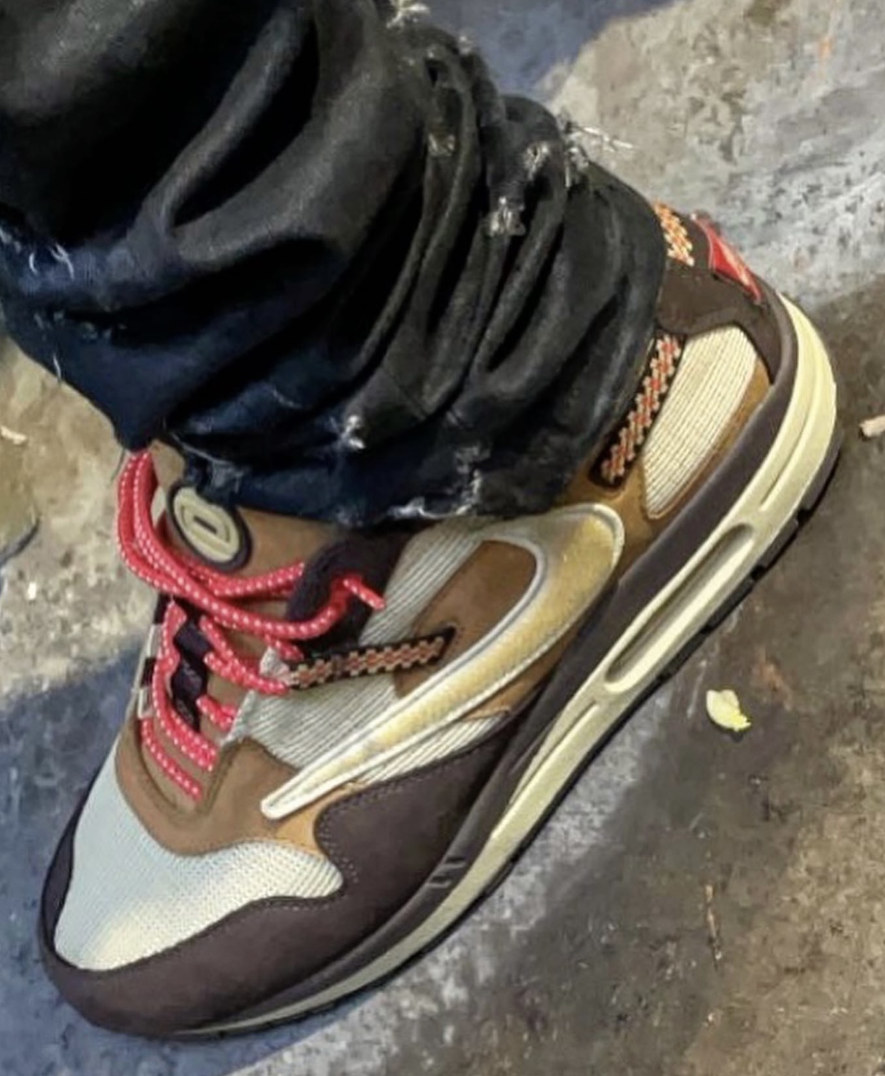 Travis Scott Nike Air Max 1 Baroque Brown