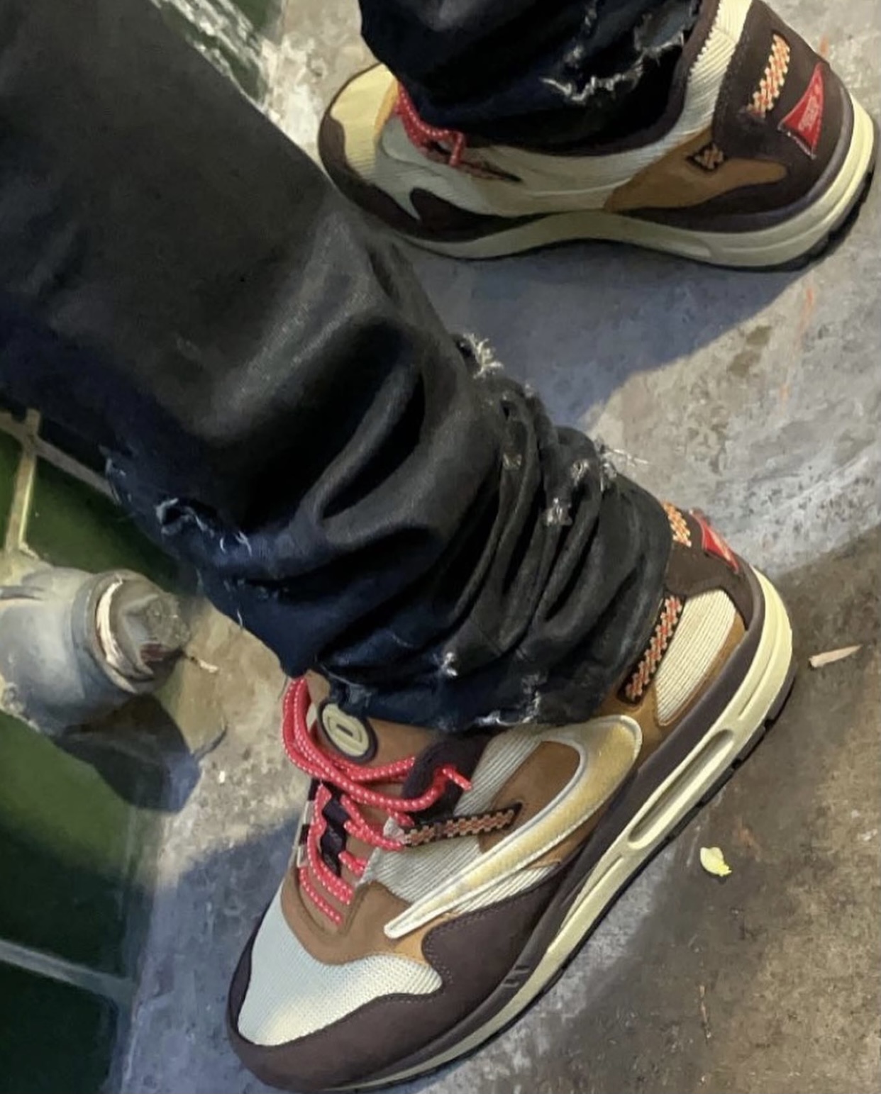 Travis Scott Nike Air Max 1 Baroque Brown