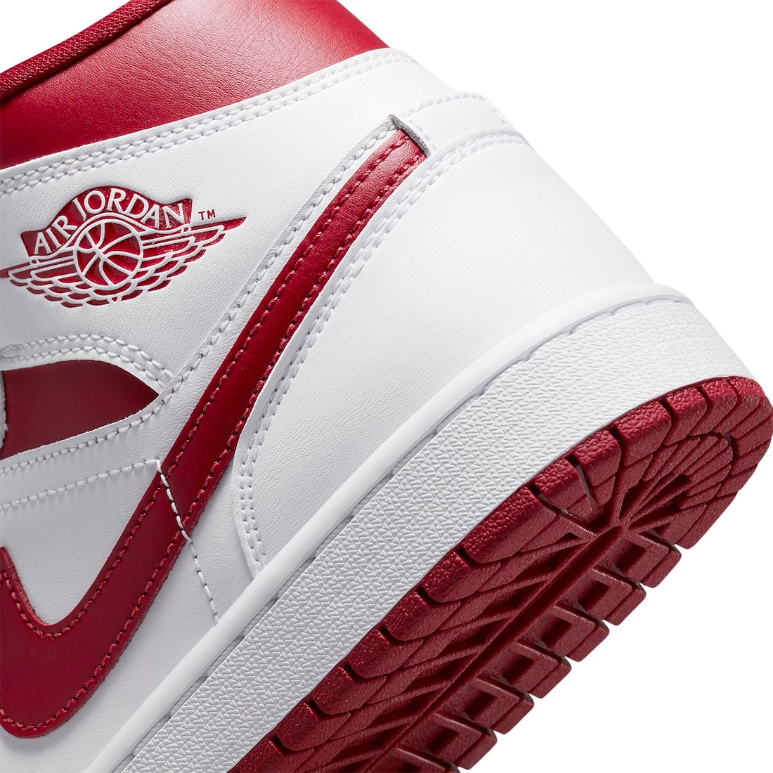 Air Jordan 1 Mid Red Toe 554724-161 发售日期