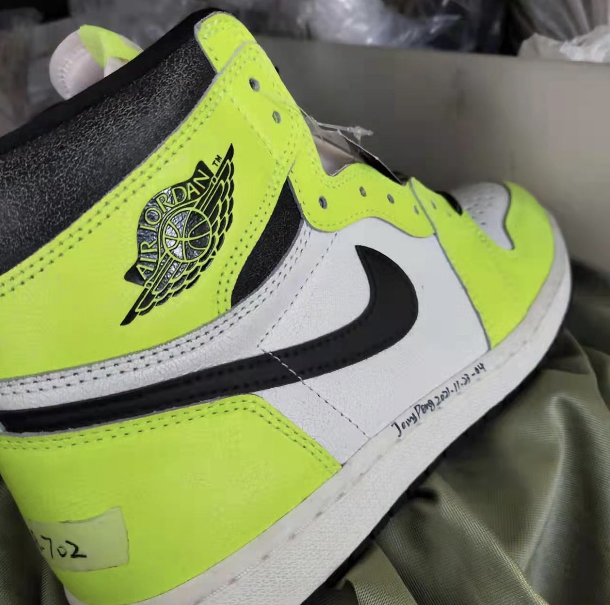 Air Jordan 1 Volt 555088-702发布日期