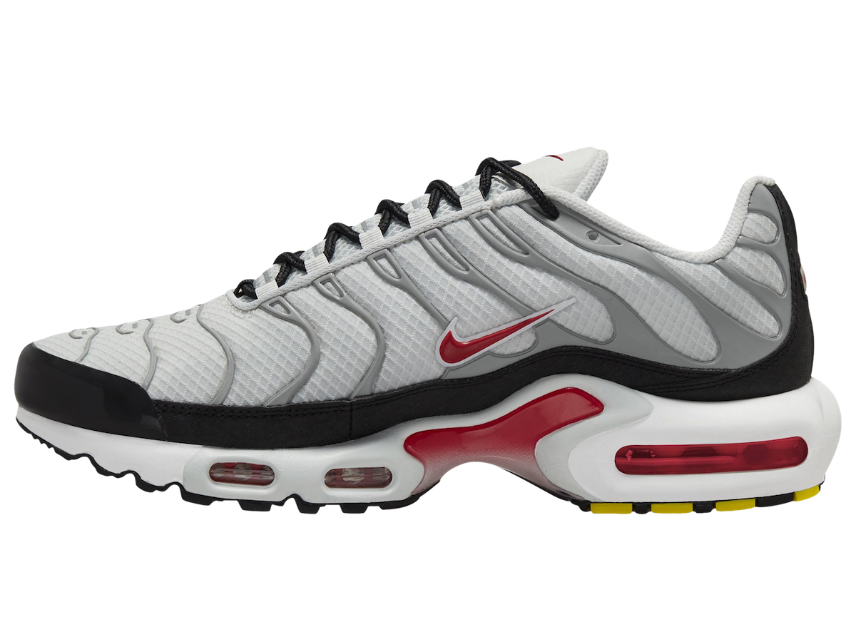 Nike Air Max Plus白-红-黑-灰DM0032-002发布日期