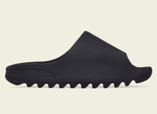 阿迪达斯Yeezy Slide“Onyx”的官方照片