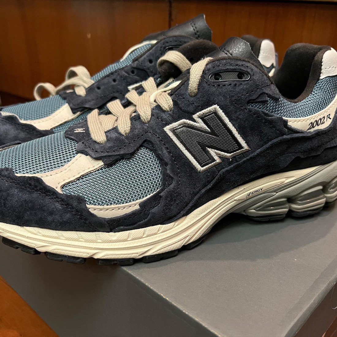 New Balance 2002R保护包于2022年发布