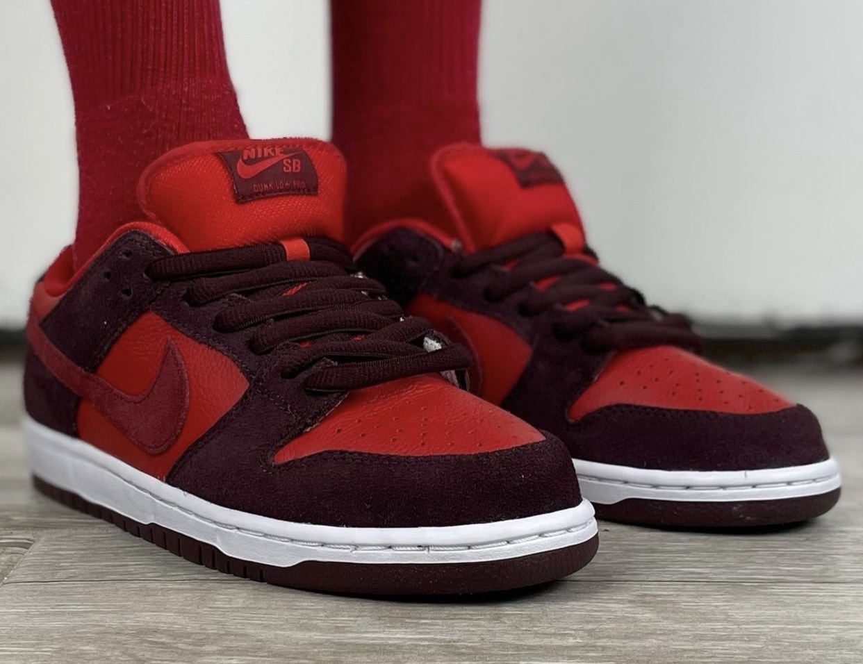 Nike SB Dunk Low Cherry DN3741-600脚部发布日期