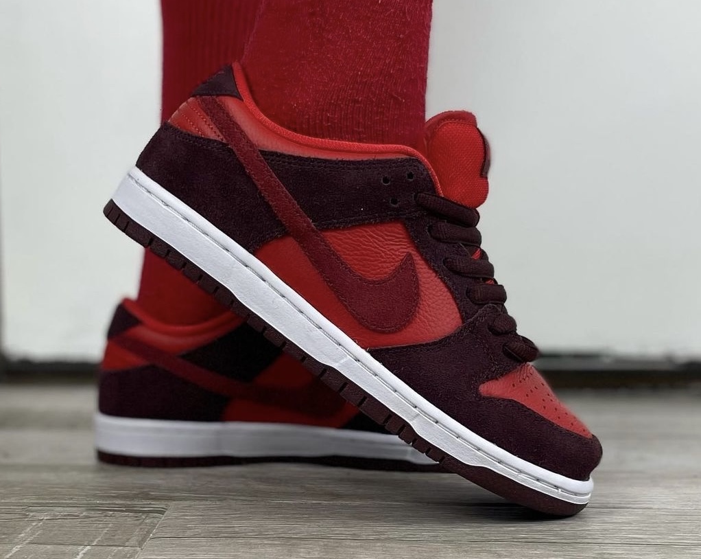 Nike SB Dunk Low Cherry DN3741-600脚部发布日期