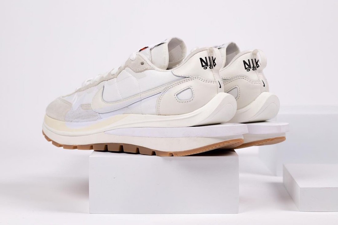 Sacai Nike VaporWaffle Sail DD1875-100足部发布日期