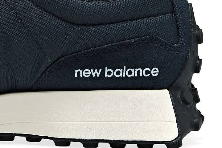 new-balance-327-heel-area